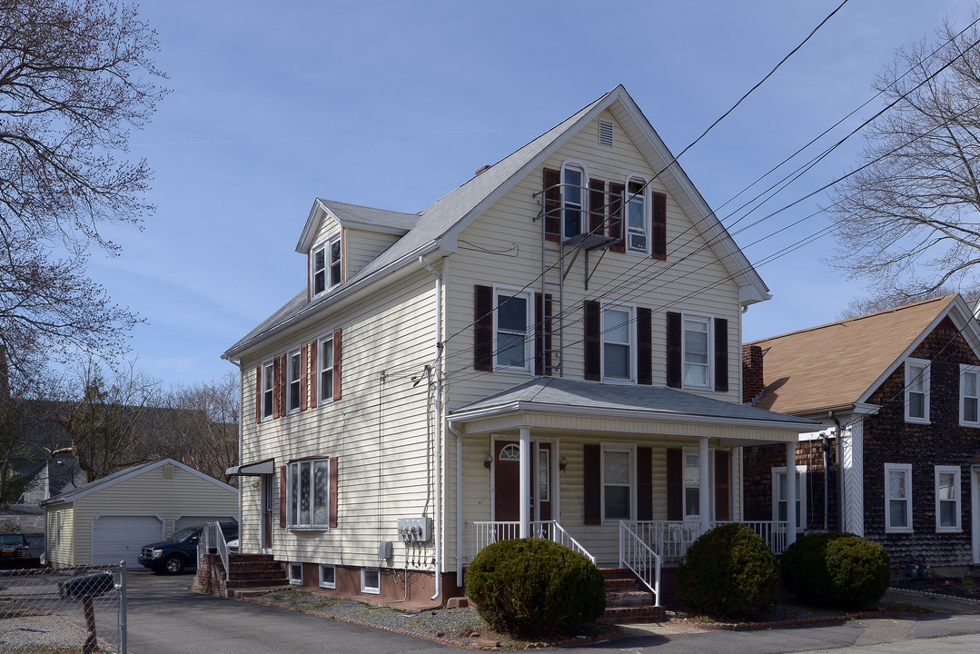 100 School St in Taunton, MA - Building Photo