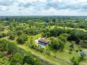 576 Marshall Rd in West Palm Beach, FL - Building Photo - Building Photo