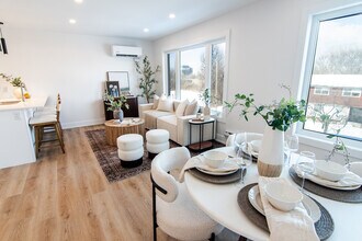 140 Young St in Ottawa, ON - Building Photo - Building Photo