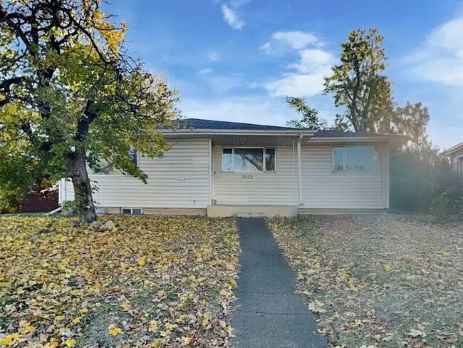 property at 2031 Ironton St