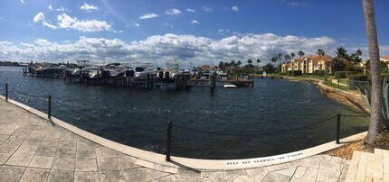 110 Yacht Club Way in Hypoluxo, FL - Building Photo - Building Photo