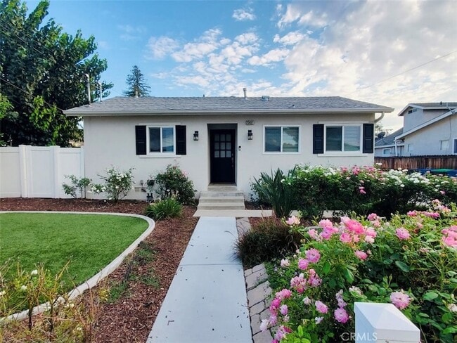 25461 Cole St in Loma Linda, CA - Foto de edificio - Building Photo