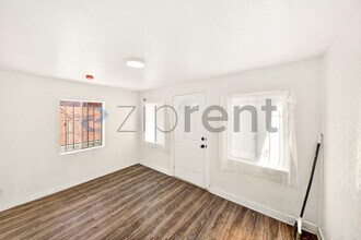 1737 E 108th St in Los Angeles, CA - Building Photo - Building Photo