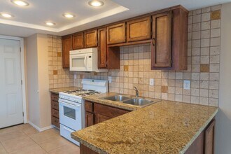 424 W Robertson Rd in Ridgecrest, CA - Building Photo - Building Photo