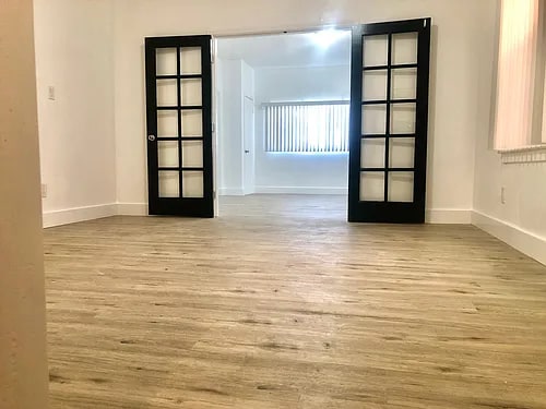 121 N New Hampshire Ave, Unit 101 in Los Angeles, CA - Building Photo - Building Photo