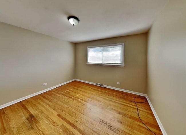 7641 S Oconto Ave in Bridgeview, IL - Foto de edificio - Building Photo