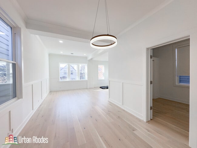 2129 N Bingham St, Unit 3C