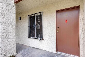 3263 Savalli St in Las Vegas, NV - Building Photo - Building Photo