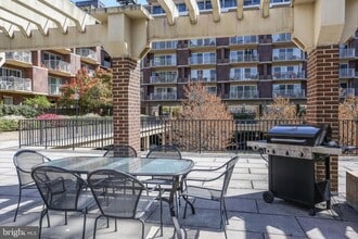 560 N Street SW, Unit N615 in Washington, DC - Building Photo - Building Photo