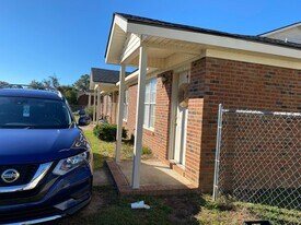 128 Winding Way in Leesburg, GA - Building Photo