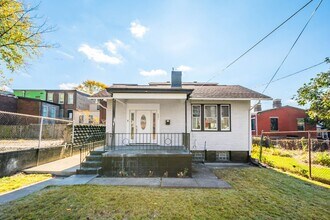 221 Alpine Ave in Pittsburgh, PA - Building Photo - Building Photo
