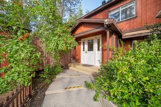52805 Idyllmont Rd in Idyllwild, CA - Building Photo - Building Photo