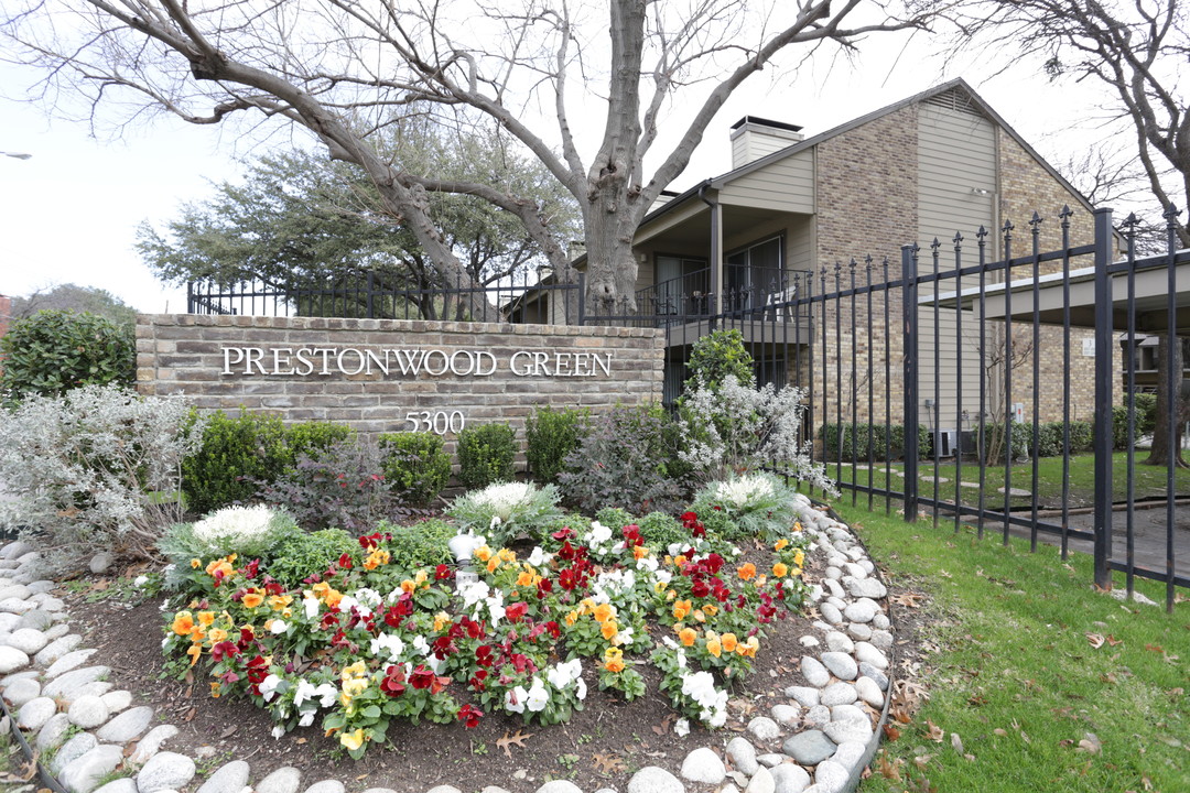 Prestonwood Green Condos in Dallas, TX - Foto de edificio