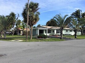1575 NE 47th St in Oakland Park, FL - Building Photo