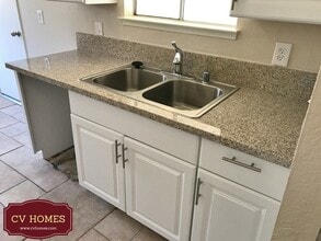 925 Brookside Dr in Clovis, CA - Building Photo - Building Photo