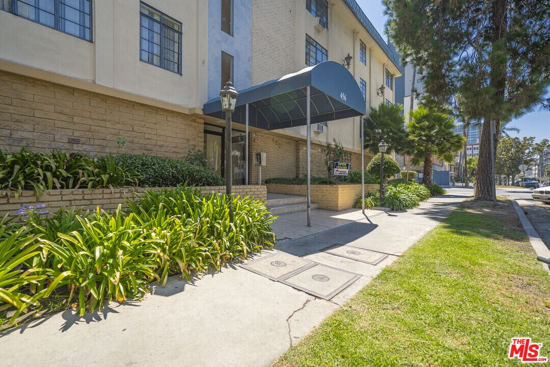 456 S Harvard Blvd in Los Angeles, CA - Building Photo