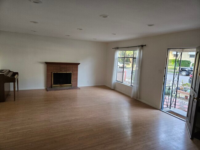 2641 W Via Corona in Montebello, CA - Building Photo - Building Photo