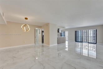1201 S Ocean Dr, Unit 1503S in Hollywood, FL - Building Photo - Building Photo