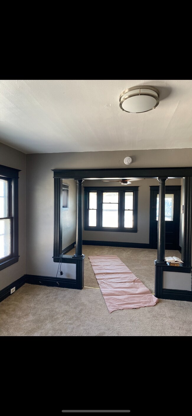 857 N Goodman St, Unit 857 in Rochester, NY - Foto de edificio - Building Photo