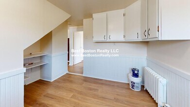 107 Warren St in Arlington, MA - Building Photo - Building Photo
