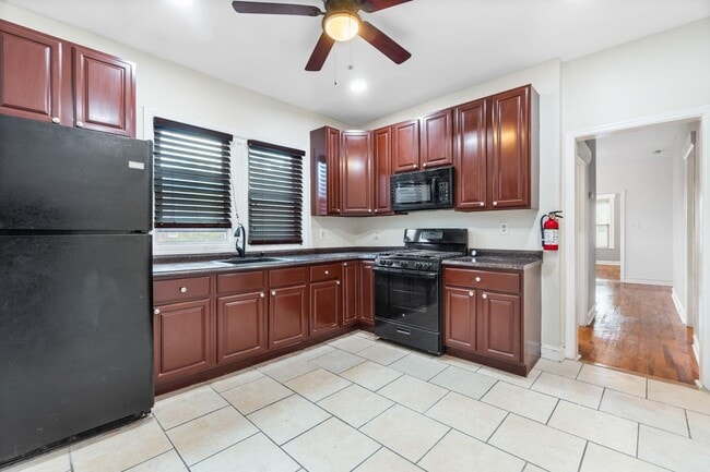 156 Shepard Ave, Unit 2