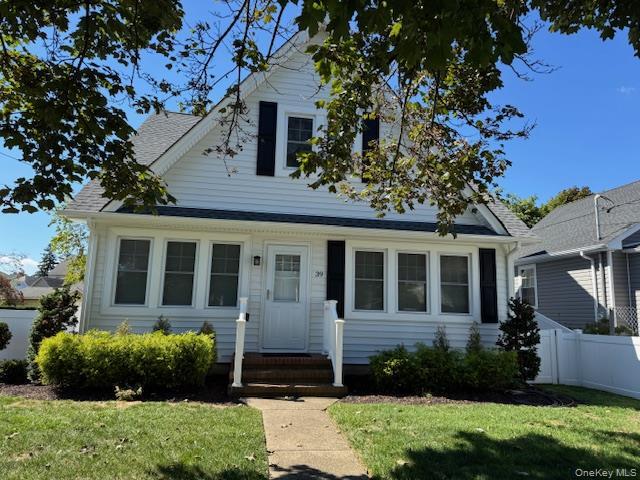 39 Fountain St in Hicksville, NY - Building Photo - Building Photo