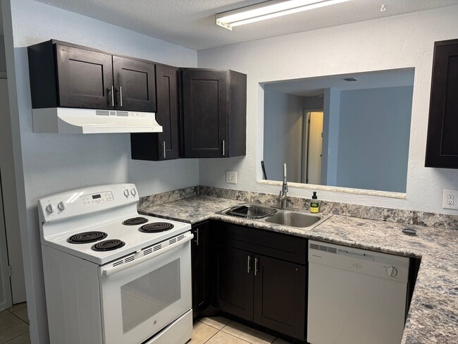 3 Black Jack Cir in Port Orange, FL - Building Photo - Building Photo