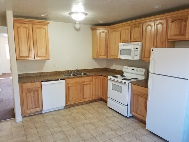 521 N 1400 W in Vernal, UT - Building Photo - Building Photo