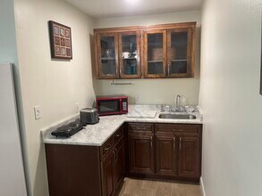 1121 SW 22nd Ave, Unit 2b in Fort Lauderdale, FL - Foto de edificio - Building Photo