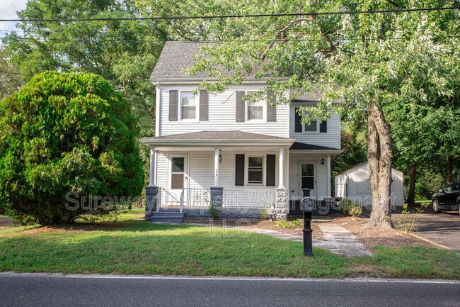 property at 220 N Locust Ave