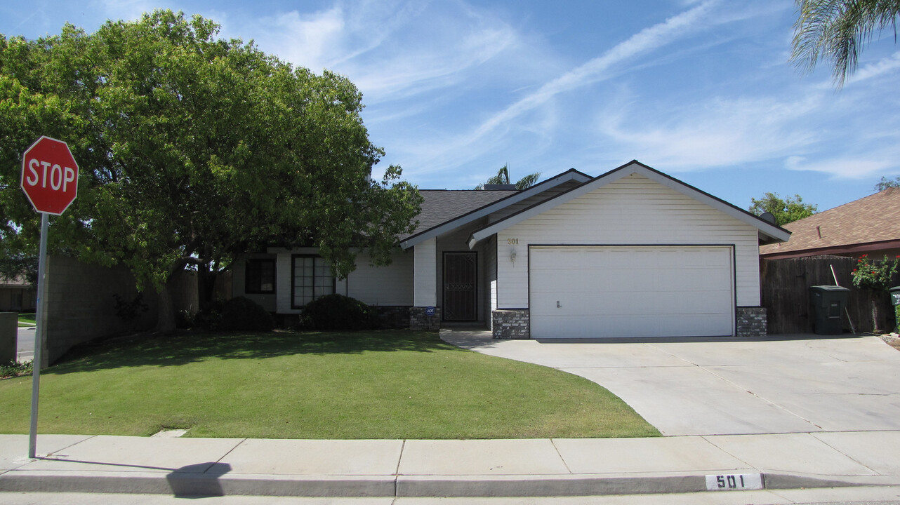 501 Quail Rock Ave in Bakersfield, CA - Building Photo