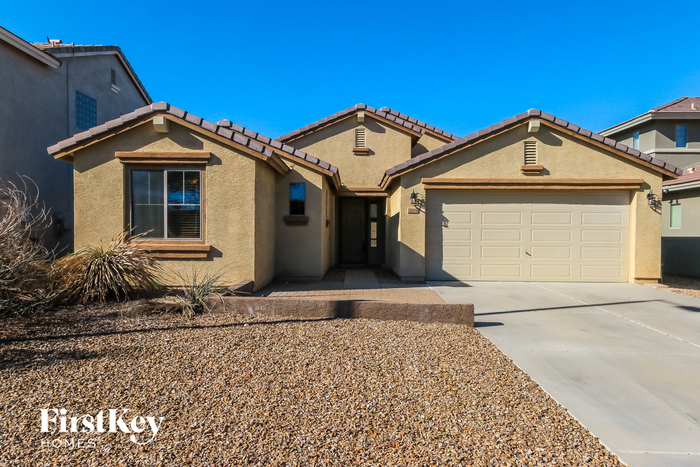 32874 N Pebble Creek Dr in San Tan Valley, AZ - Foto de edificio