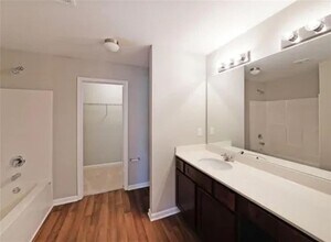 677 Holly Springs Ct in Athens, GA - Building Photo - Building Photo