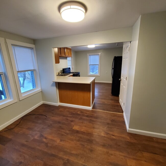 398 Weaver St, Unit 2 in Winooski, VT - Building Photo - Building Photo