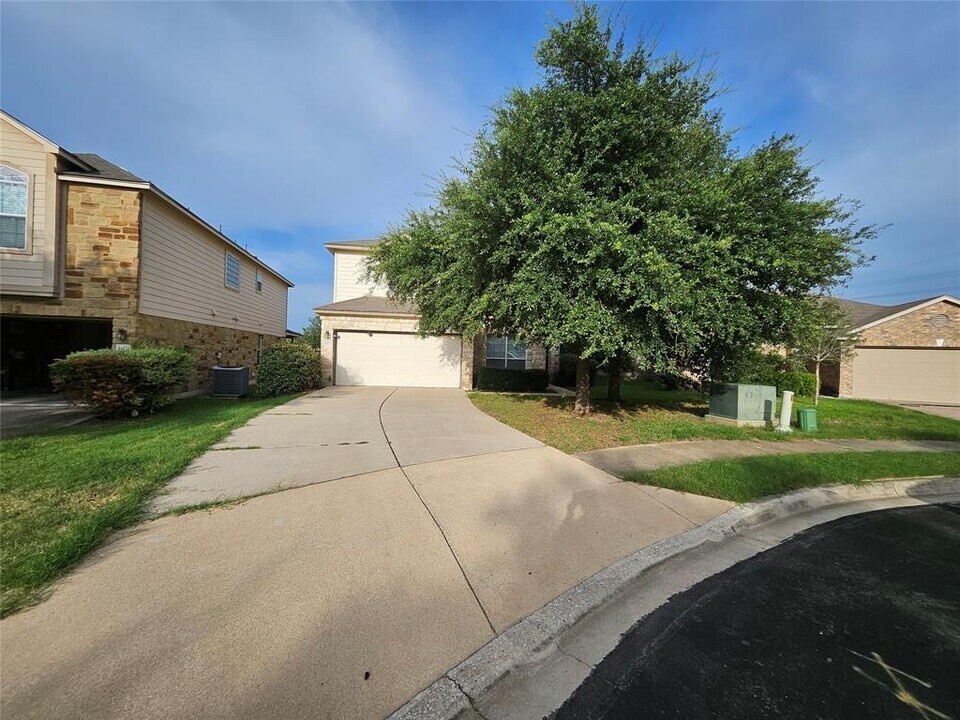 11109 Persimmon Gap Dr in Austin, TX - Building Photo