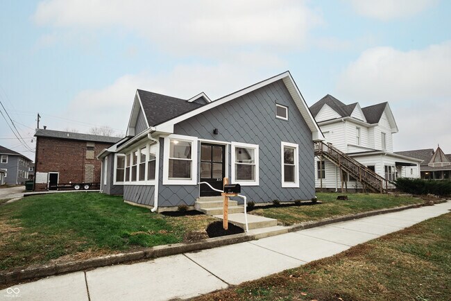217 S Meridian St in Lebanon, IN - Foto de edificio - Building Photo