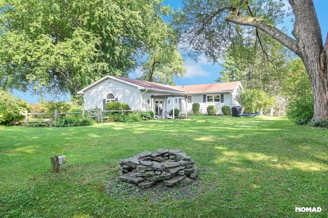 property at 15 White Lands Rd