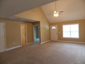 114 Lakeview Commons Dr