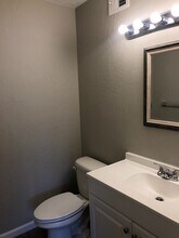 7015 E Wilshire Dr in Scottsdale, AZ - Building Photo - Building Photo