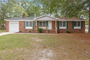 6673 Vaughn Rd in Fayetteville, NC - Building Photo