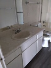 Singer Cedar 9852-54 Cedar in Bellflower, CA - Building Photo - Interior Photo