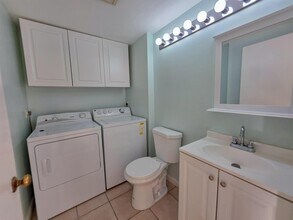 832 Blue Ridge Cir, Unit 832 in West Palm Beach, FL - Foto de edificio - Building Photo