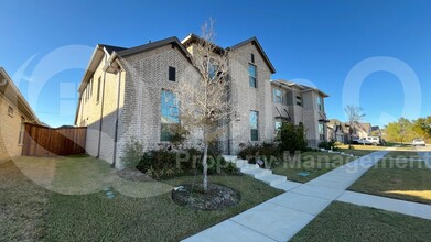 8305 Pne Is Wy in McKinney, TX - Building Photo - Building Photo