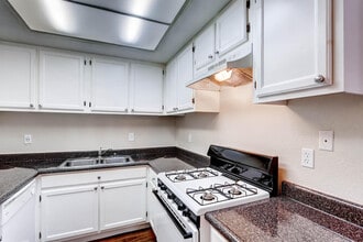 Midway Gardens Apartments in Escondido, CA - Building Photo - Building Photo