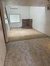 1232 SW Maple Tree Ct in Corvallis, OR - Building Photo - Building Photo