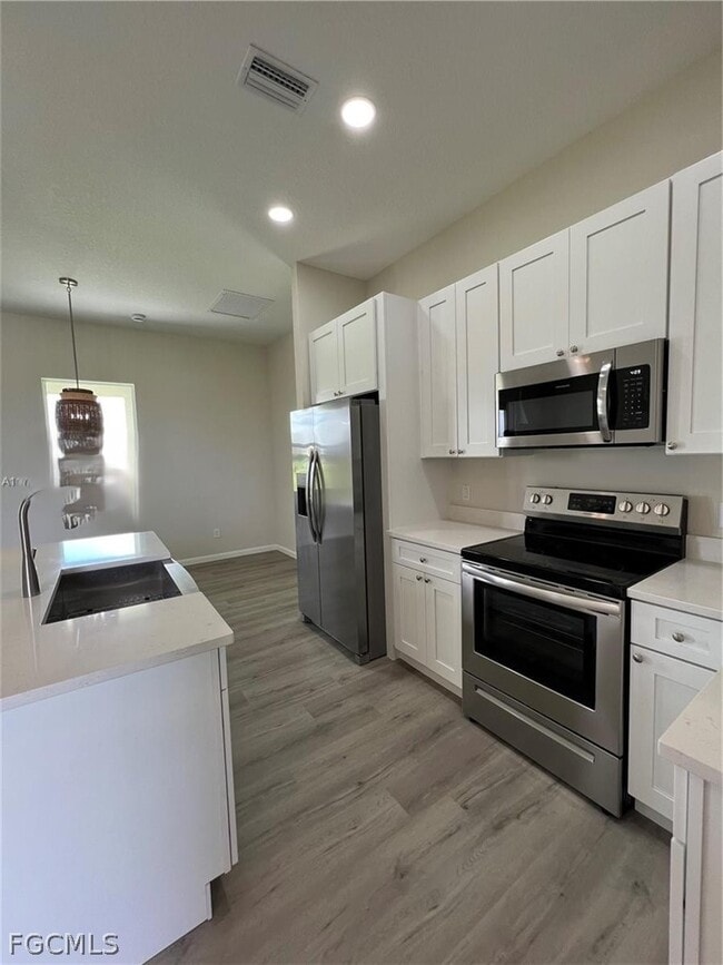 1088 Saturn Ct in La Belle, FL - Building Photo - Building Photo