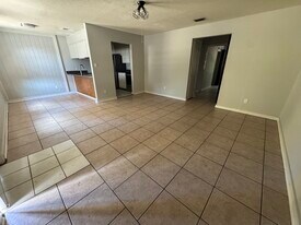 1863 Nekoma Ct, Unit A in Tallahassee, FL - Building Photo