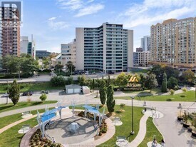 111 Riverside Dr E in Windsor, ON - Building Photo