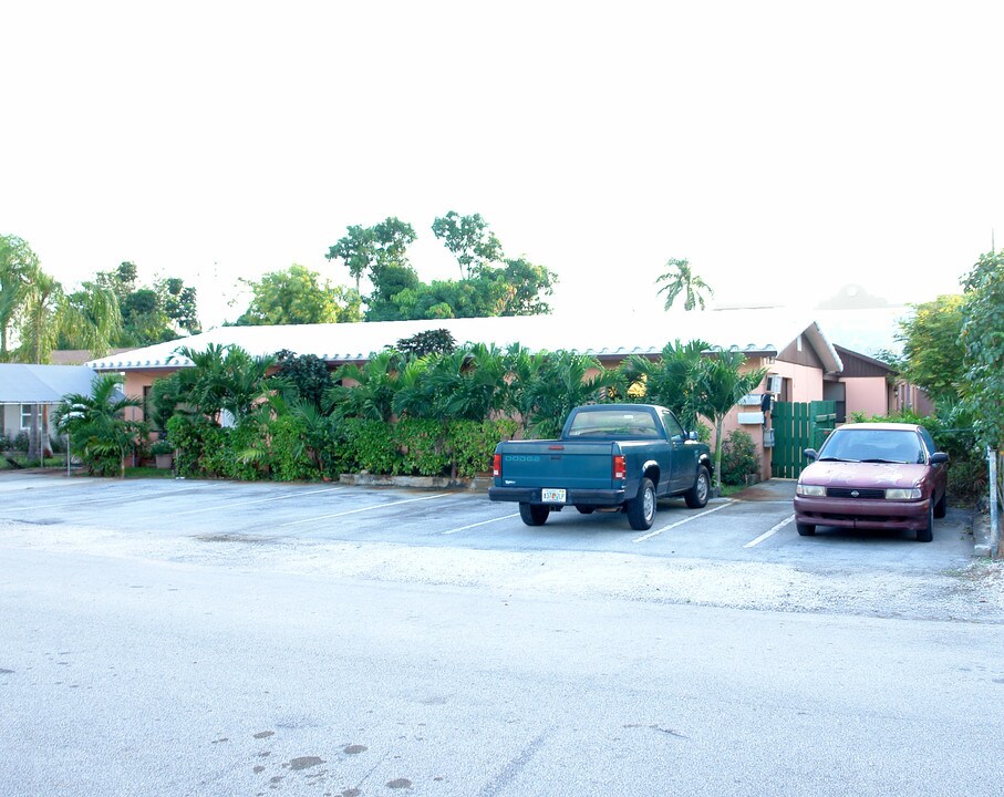 1112 NE 13th Ave in Fort Lauderdale, FL - Building Photo