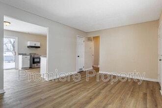 11313 Donnelly Ave in Kansas City, MO - Building Photo - Building Photo